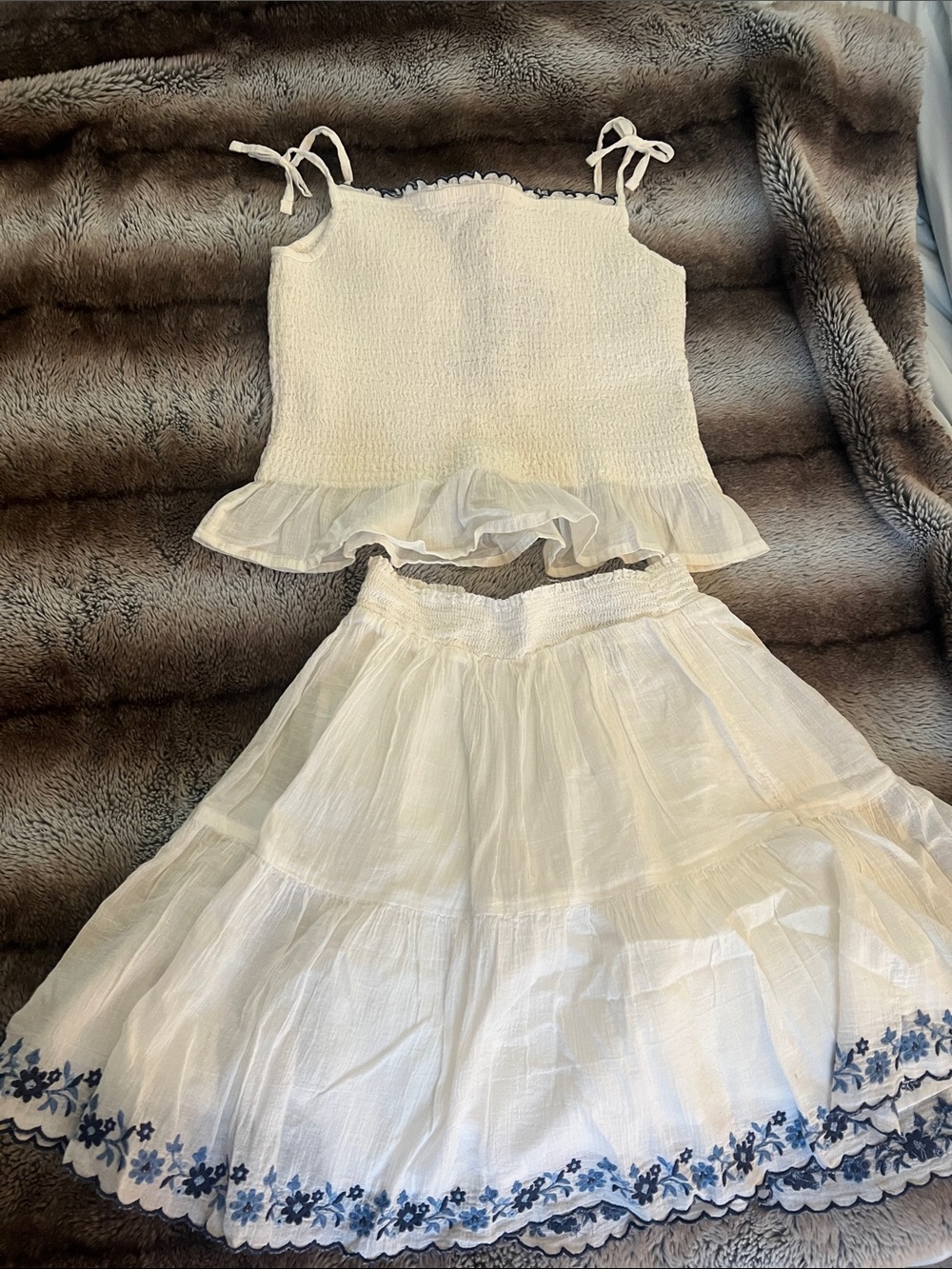 Polo by Ralph Lauren White Girls Two-Piece Set with Blue Floral Trim size 10